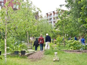 Dalston Eastern Curve Garden. Credit Padmayogini via Shutterstock.com
