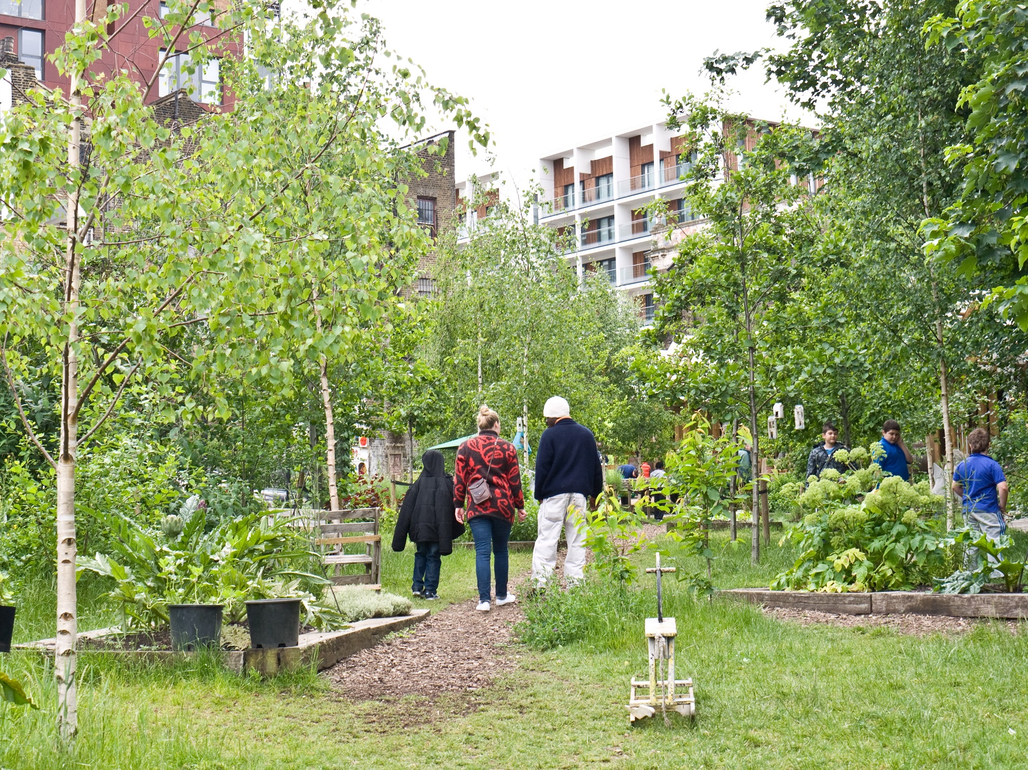 Dalston Eastern Curve Garden. Credit Padmayogini via Shutterstock.com