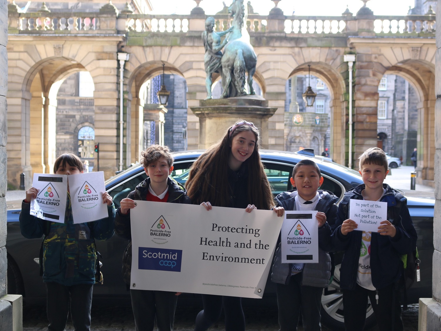 Campaigning to end the use of pesticides in Balerno, Edinburgh