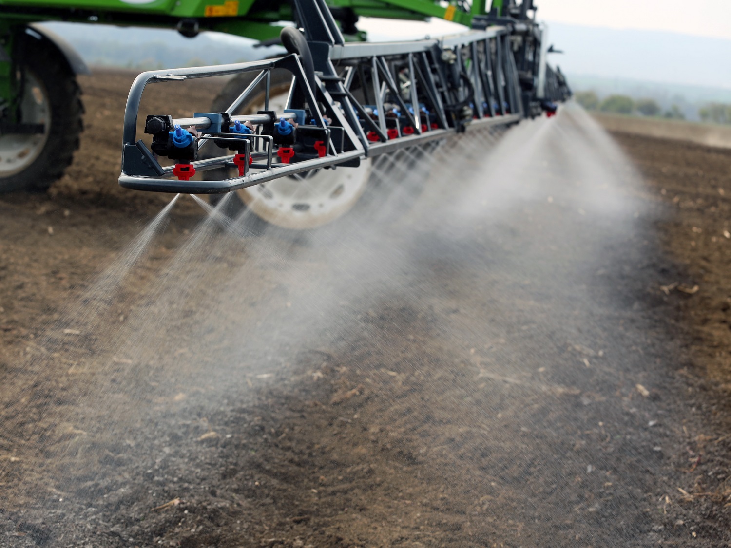 Using herbicides to prepare a field for sowing 